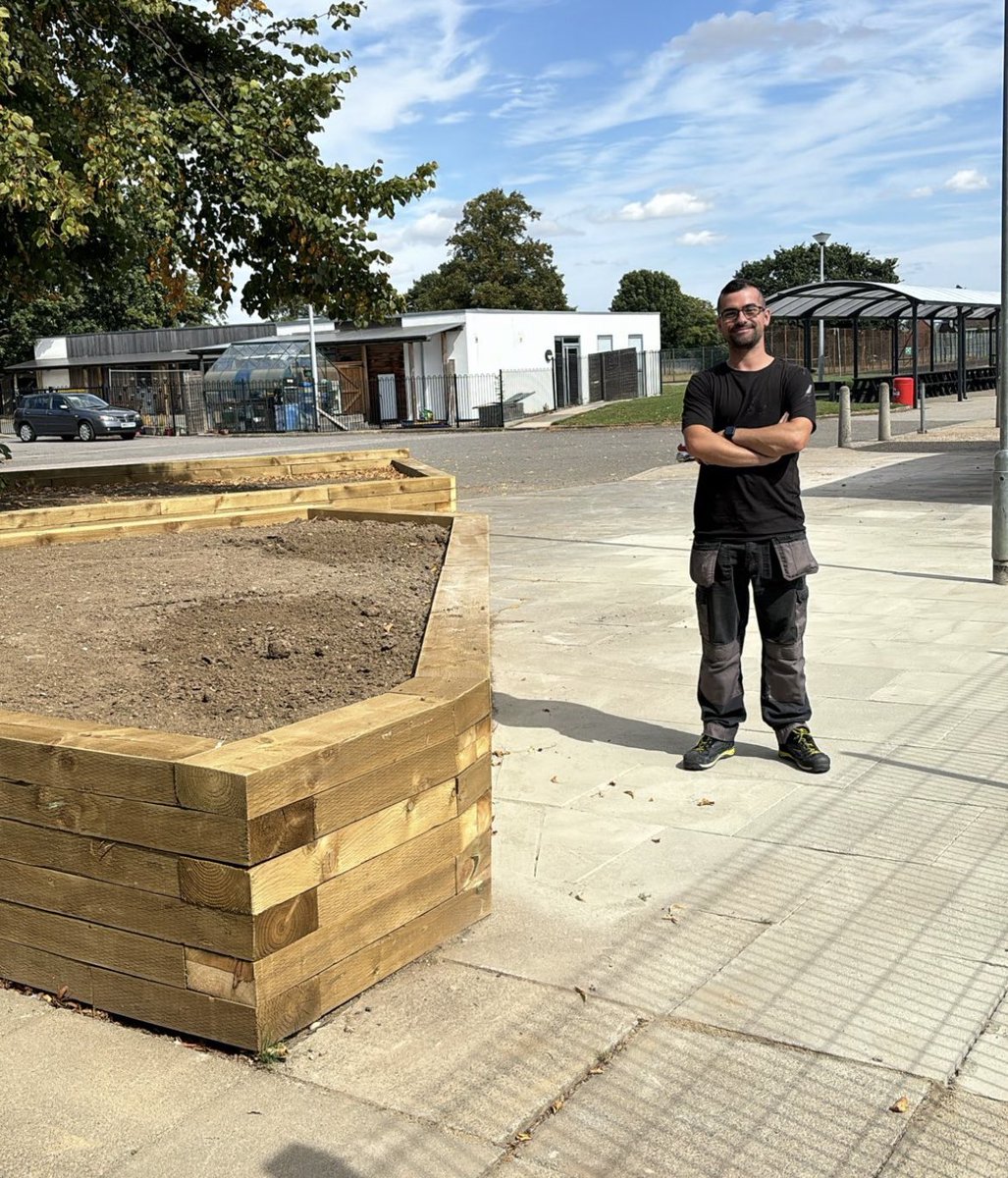 ChilternLT's tweet photo. 🚗Summer sitework road trip part 2 🚗

From new water mains and roofs to class room refurbishments, the Trust continues to invest tremendously into its schools to ensure that students and staff alike have high quality and sustainable infrastructure ♻️ https://t.co/8yKyp84Qb2