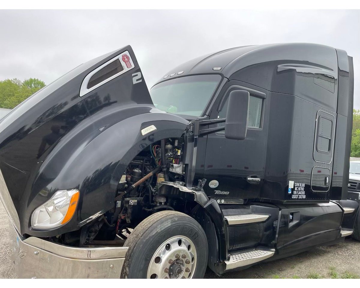 2015 Kenworth T680 Sleeper Tractor, Stock # T2004-CC, $ 35,000.00
VIN #: 1XKYDP9X8FJ443505
Late model truck in good shape.  Interior is in good condition.
For more info visit, buff.ly/3X85cEN
