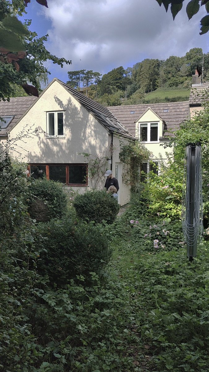 I am so so lucky. Our new home is beautiful 💕