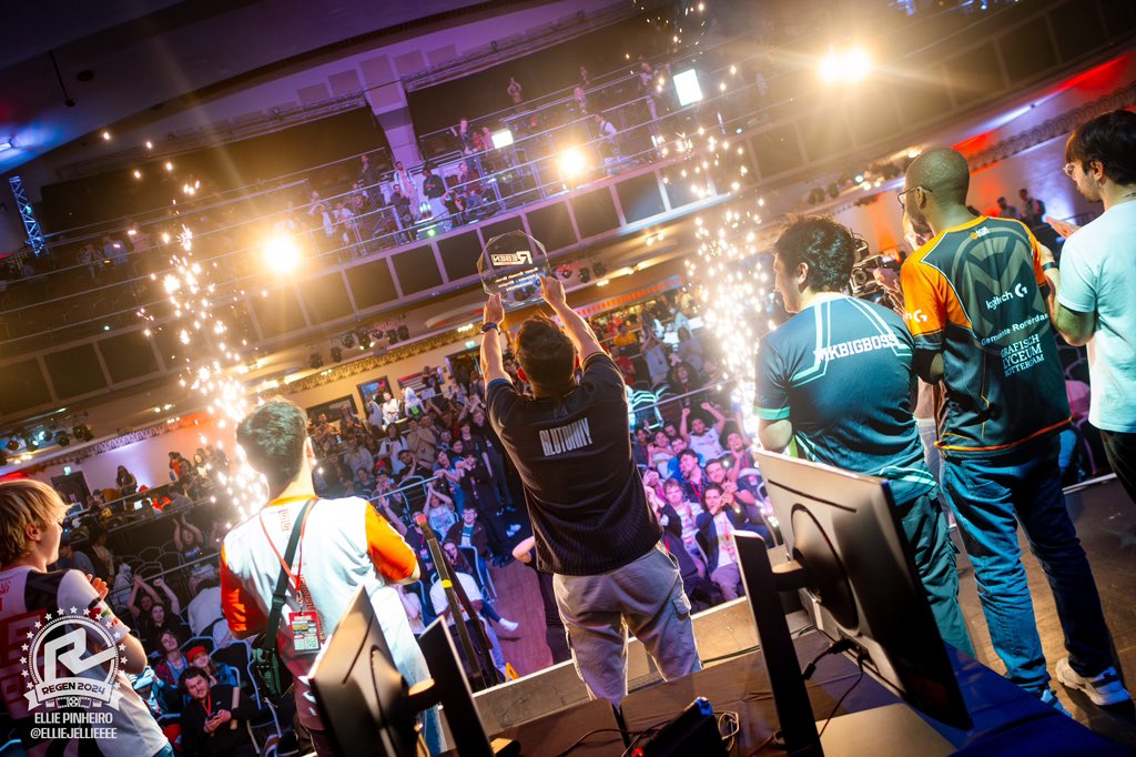 EllieJellieeee's tweet image. Fyi I am a photographer for hire! Iβve worked all kinds of events of all different types. Iβm located in the US but have worked internationally in other countries as well! From Ballet to FGC I have done it all!