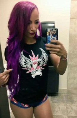 321Screw's tweet photo. @WrestlingDazeYT 
Here's an old double shot from Sasha Banks, the first one has a picture of Heisenberg from "Breaking Bad".... the 2nd one has several luchador masks on it...
#funphonecase https://t.co/5bB43asNif
