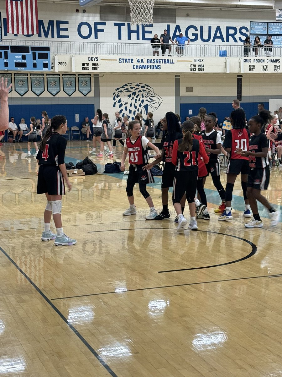 Windboyz7's tweet image. Pretty sad my girls be on different AAU teams this year first time in ever lol but it’s good for both of them! Can’t wait to see these two play!!!