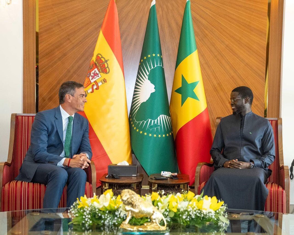 ly_citizen's tweet image. Le @PR_Diomaye, a reçu aujourd'hui le #Président du gouvernement du royaume d'Espagne, #Pedro Sanchez.

Deux #accords ont été signés entre le #Sénégal et #l'Espagne pour renforcer la #coopération en matière de #migration et de #lutte contre le #crime #transnational.
@PR_Senegal