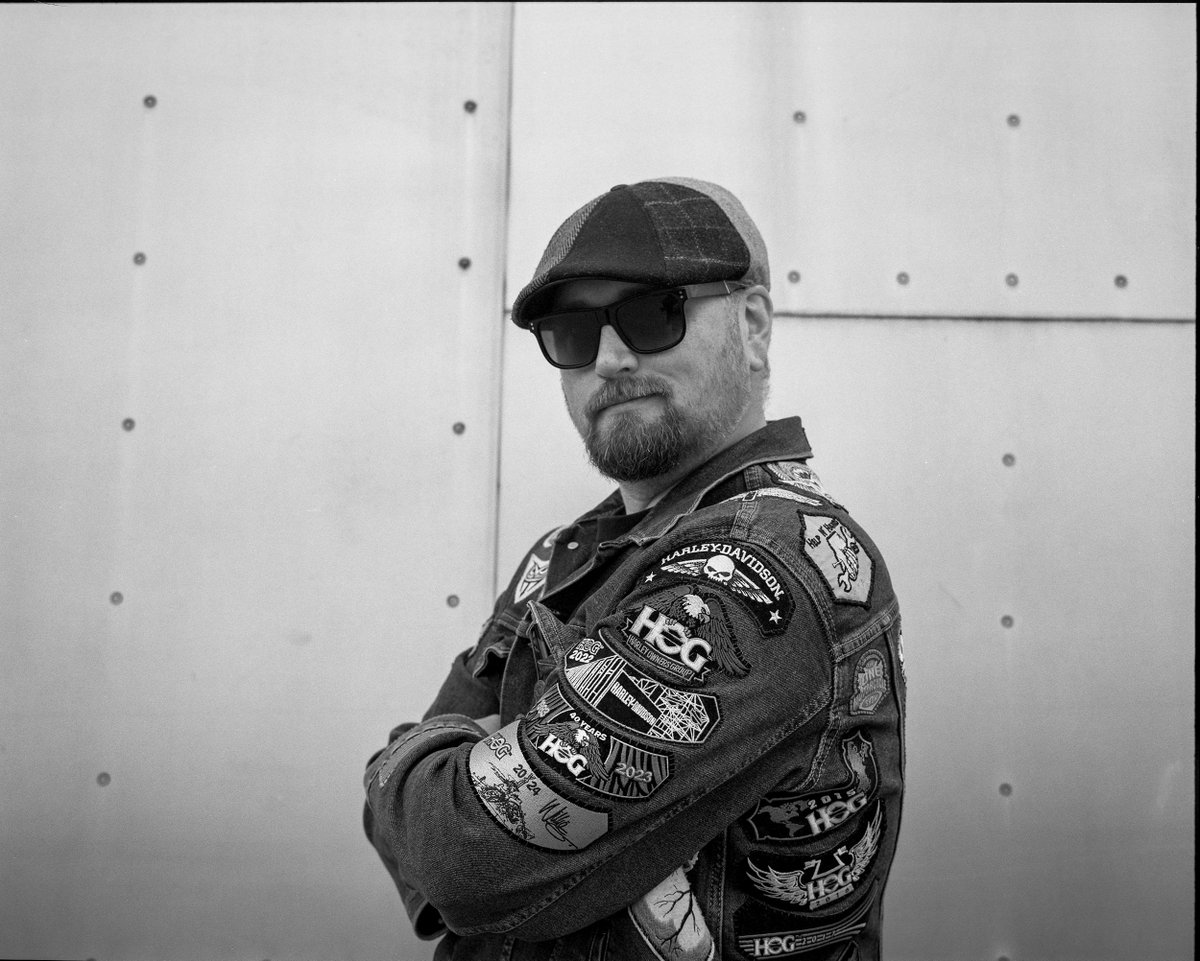 thinktk's tweet image. A few recent impromptu portraits, captured on Ilford Delta 400 with my Fuji GW670III for Ilford Friday Favorites. 
#ilfordphoto #fridayfavourites @ILFORDPhoto