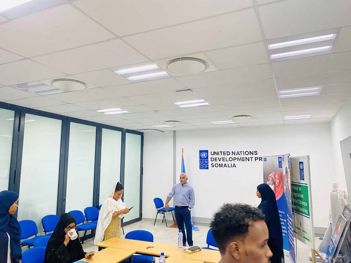 DiniAli13's tweet photo. Today, I'm very happy to participate in the conference organized by UNDP SOMALIA 🇸🇴 We had insightful discussions on youth and entrepreneurship. I'm excited to be part of this amazing event! https://t.co/vlnUsLA2jn