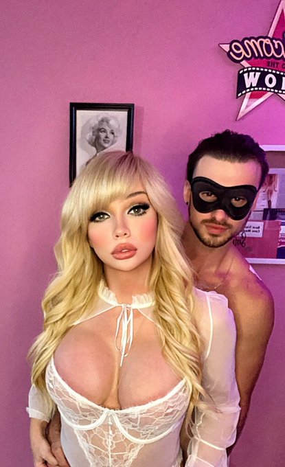 Get a custom video with us topping/bottoming/verse through my https://t.co/de8AzR6VLu or email mrskellypierce@gmail