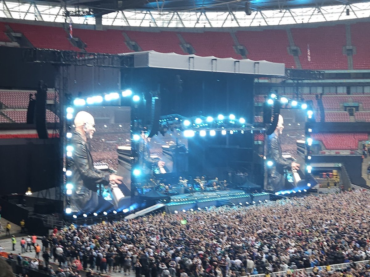 brucefan1979's tweet image. 5 weeks since The Boss @springsteen graced @wembleystadium.

No apologies for another picture from that wonderful night.

#springsteen #EStreetBand
#springsteen2025
#springsteentour2025
#springsteenEuro2025
#springsteentour