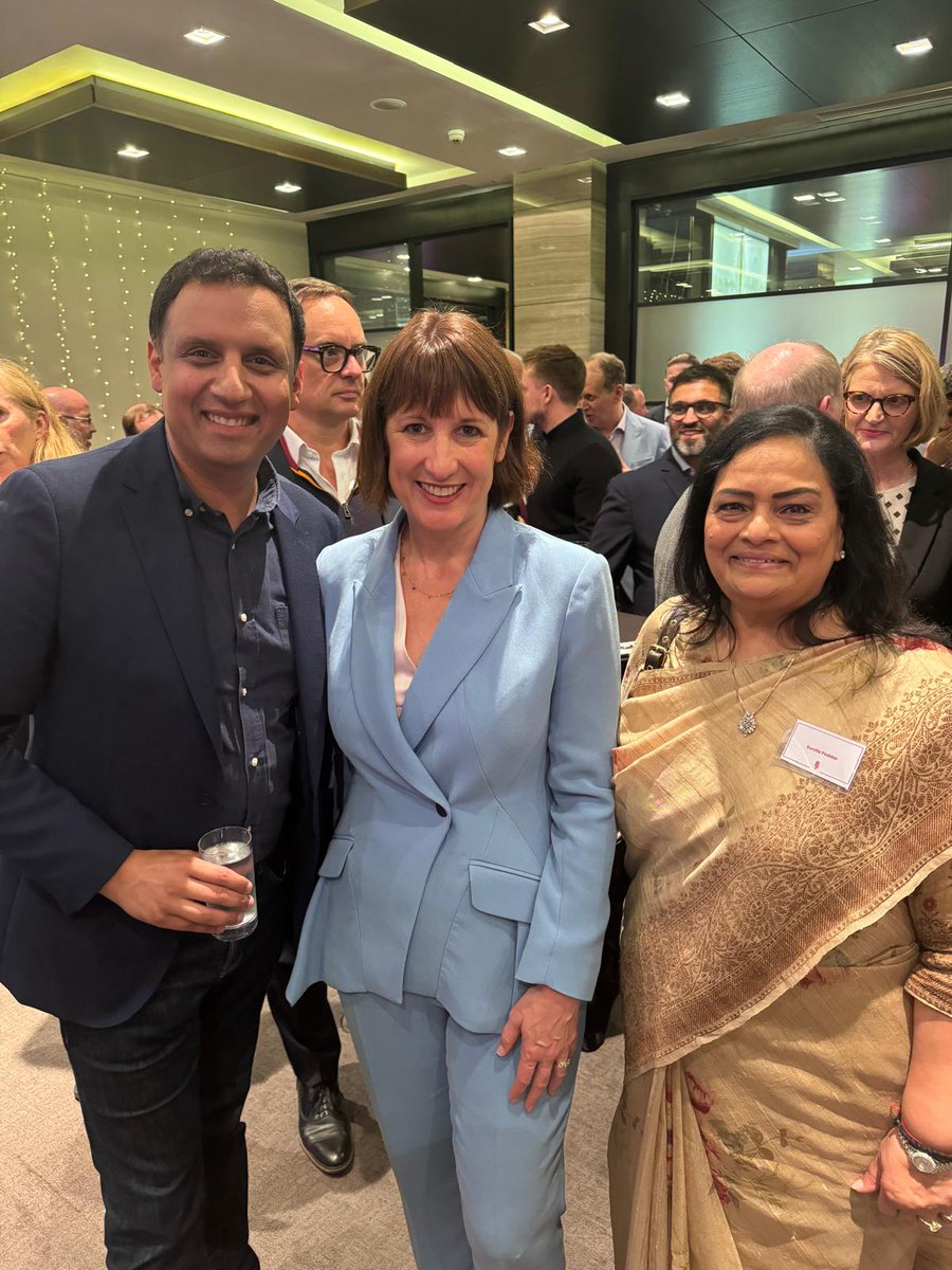 Last night, I was honoured to engage with the Rt Hon.Rachel Reeves and Anas Sarwar at an event focused on Scottish business. 

We discussed Scotland's growing care home needs and effective ways to meet these challenges head on.
