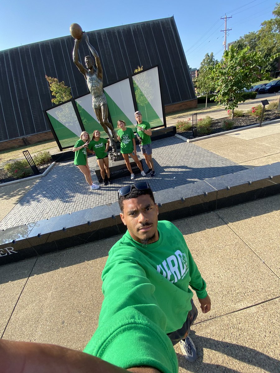 Perfect morning for a Herd Hunt!! Great team bonding activity finding parts of campus for our returning athletes!

#WeAreMarshall