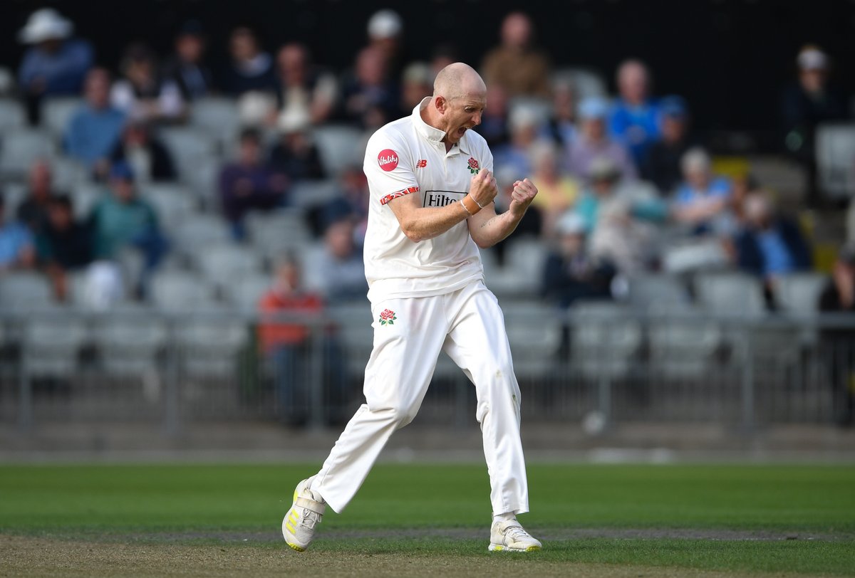 Barry Mitchell (@aboundaryedge) on Twitter photo ๐ธ <a href="/luke_wells07/">Luke Wells</a> (3-69) dragged <a href="/lancscricket/">Lancashire Cricket</a> back into their County Championship game against <a href="/hantscricket/">Hampshire Cricket</a> on day 1 at Emirates Old Trafford. The visitors closed on 330 for 9. ๐ธ <a href="/luke_wells07/">Luke Wells</a> (3-69) dragged <a href="/lancscricket/">Lancashire Cricket</a> back into their County Championship game against <a href="/hantscricket/">Hampshire Cricket</a> on day 1 at Emirates Old Trafford. The visitors closed on 330 for 9.