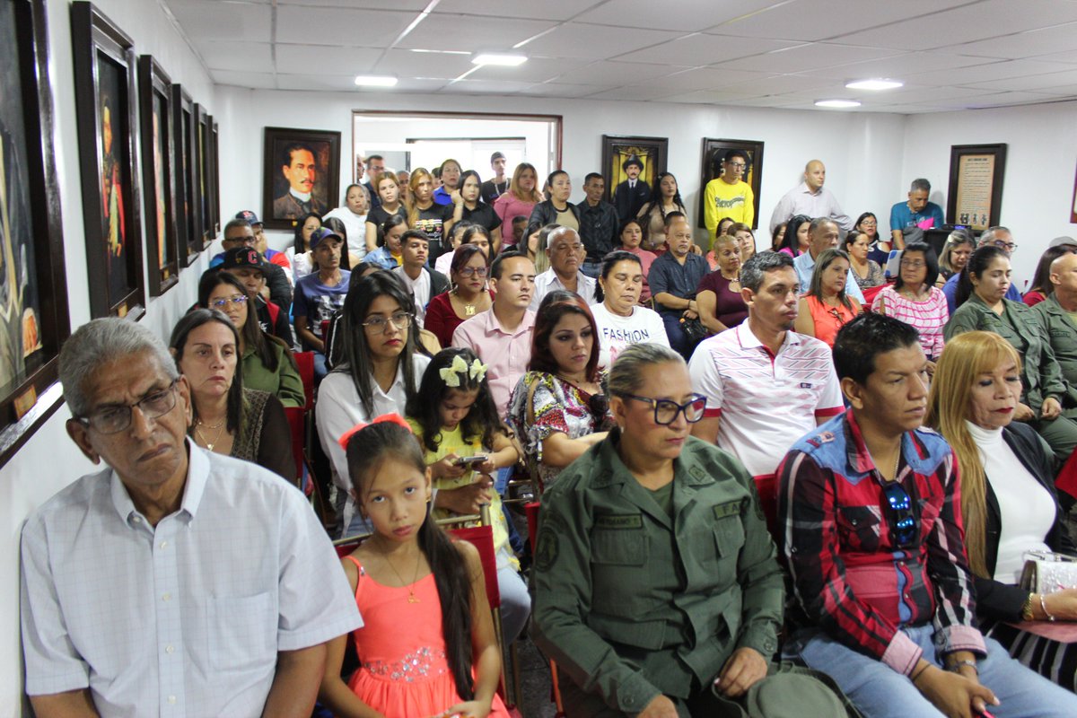 Reconocimiento y Agradecimiento en el Día del Trabajador Legislativo

Este lunes 26 de agosto, la Contralora del Estado Trujillo, asistió a la Sesión Especial por el Día del Trabajador Legislativo, realizada por el Consejo Legislativo del Estado Trujillo.