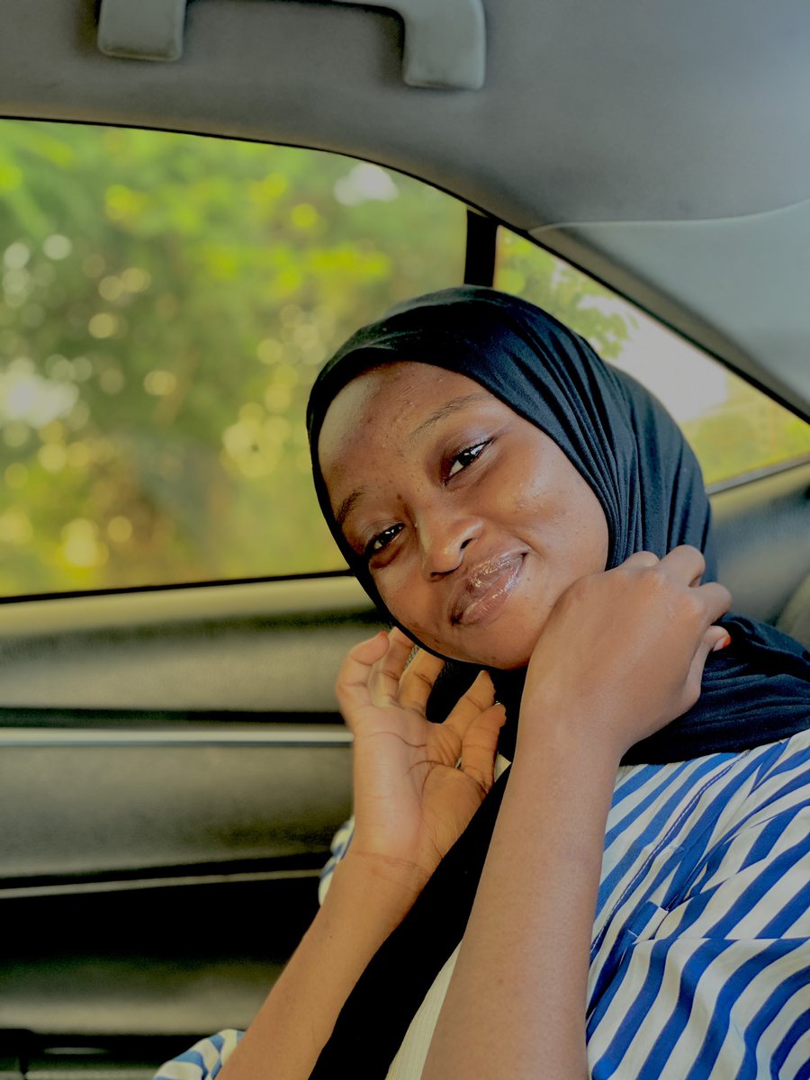_amkhayr_'s tweet photo. Khairya💙🤍 https://t.co/oPoGlL70Zf