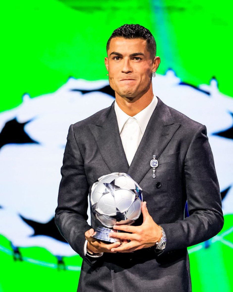 Queria que esse homem voltasse a ter 20 anos de idade, não da pra viver em um mundo onde Cristiano Ronaldo não jogue mais futebol