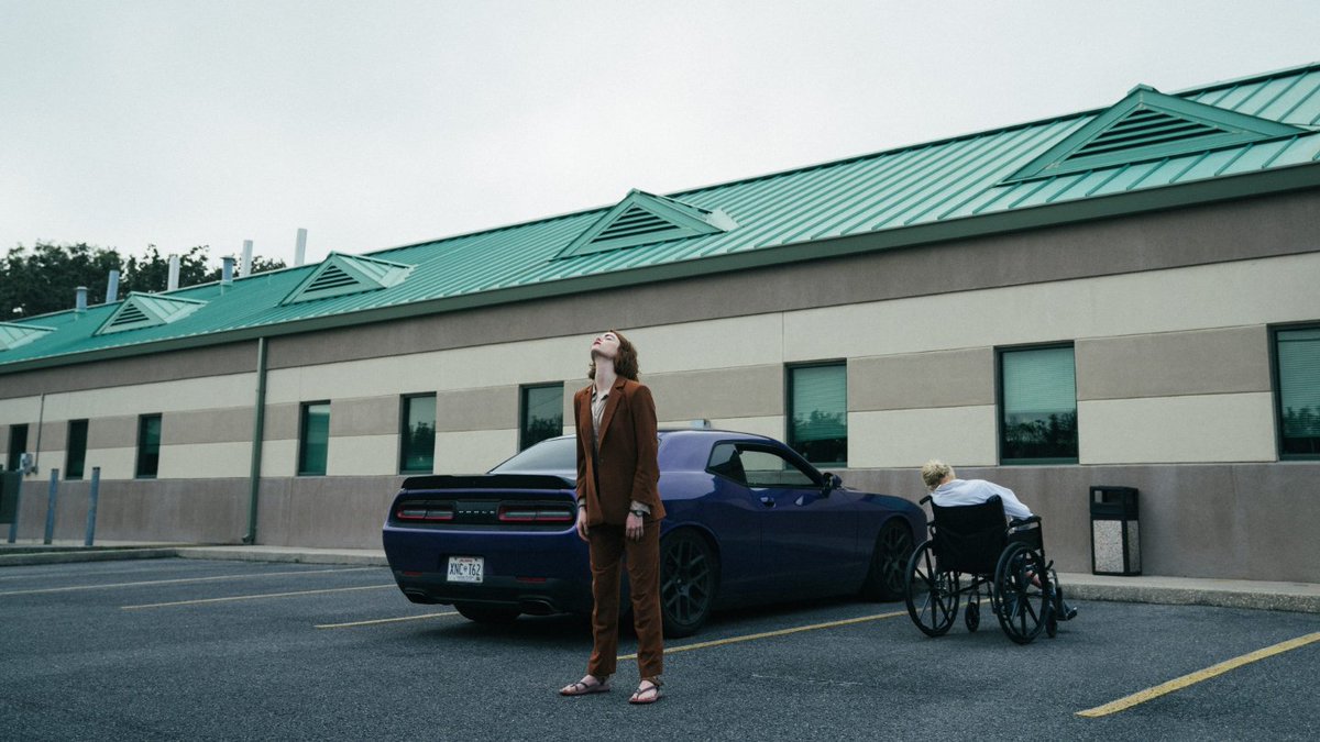 No te pierdas la última película de #YorgosLanthimos, #KindsofKindness, ya disponible en Rakuten TV.