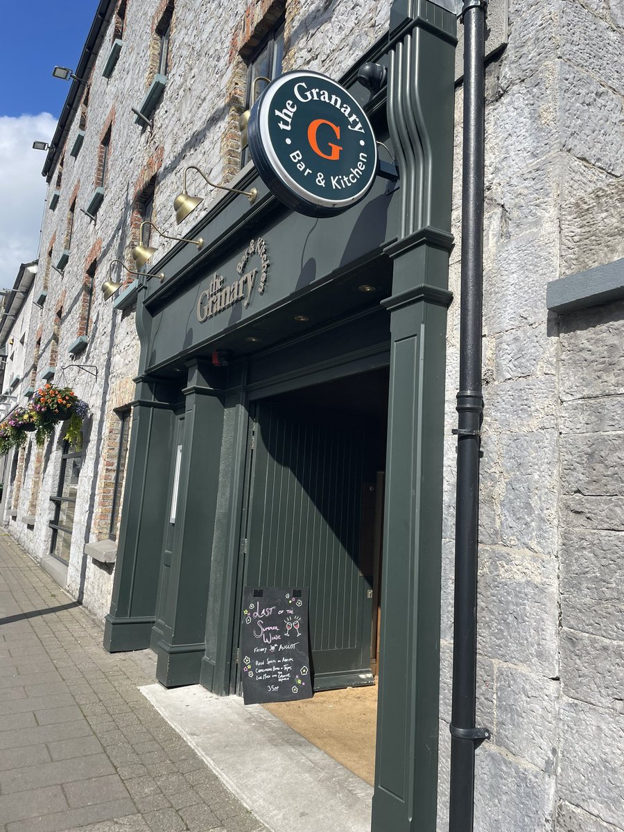 tablepath's tweet image. Team at TablePath are proud to partner recently with Michael O’Dwyer and his team at The Granary Bar &amp;amp; Kitchen in Thurles - if you &amp;amp; your restaurant have had a busy summer &amp;amp; are ready to move online with your bookings please contact @andrewmon3 (pictured!) #tech #papertocloud