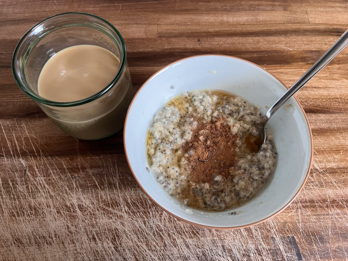 goodmorning #edtwt 

303 calorie breakfast today

oatmeal w/ chia seed, honey, and cinnamon 

along with a cold brew latte