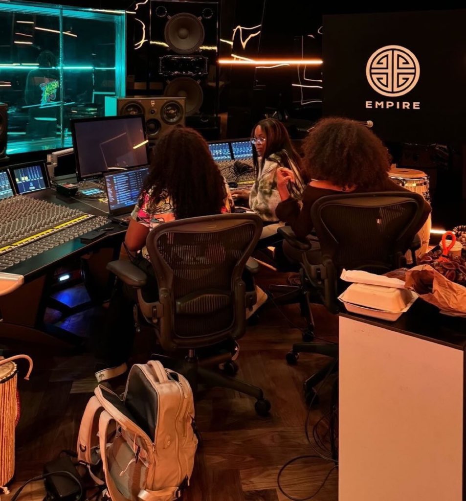 JERSEYCLUBQUEEN 👸🏽 tweet media