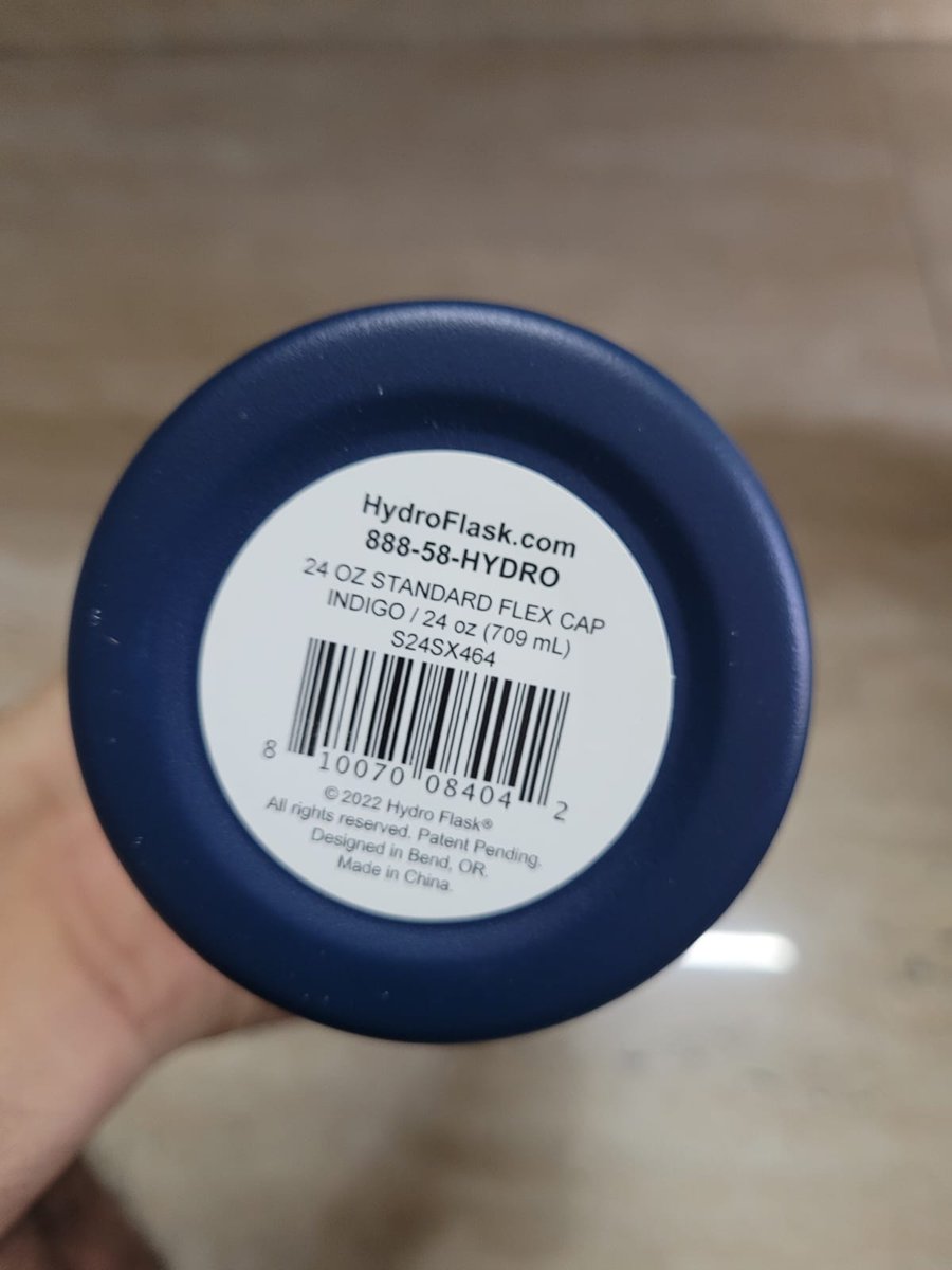 vipinkumar1's tweet photo. Hydro Flask Standard Mouth Water Bottle, Flex Cap - 24 oz, color indigo selling at INR3500.00 qty 3 available #bottle https://t.co/GjToV9Vrgd