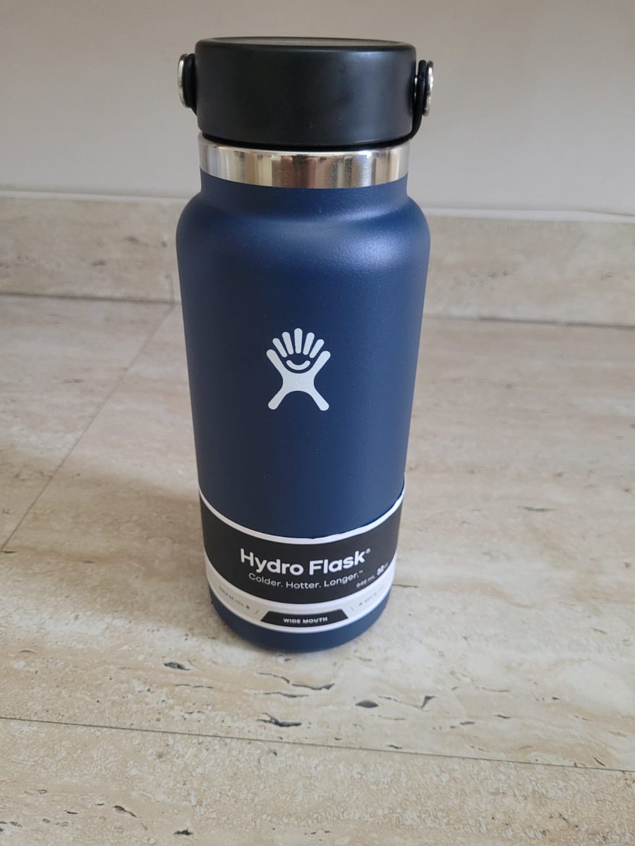 vipinkumar1's tweet photo. Hydro Flask Wide Mouth Water Bottle, Flex Cap - 32oz, color indigo price 4k qt 3 available https://t.co/aGyNDCHa1s