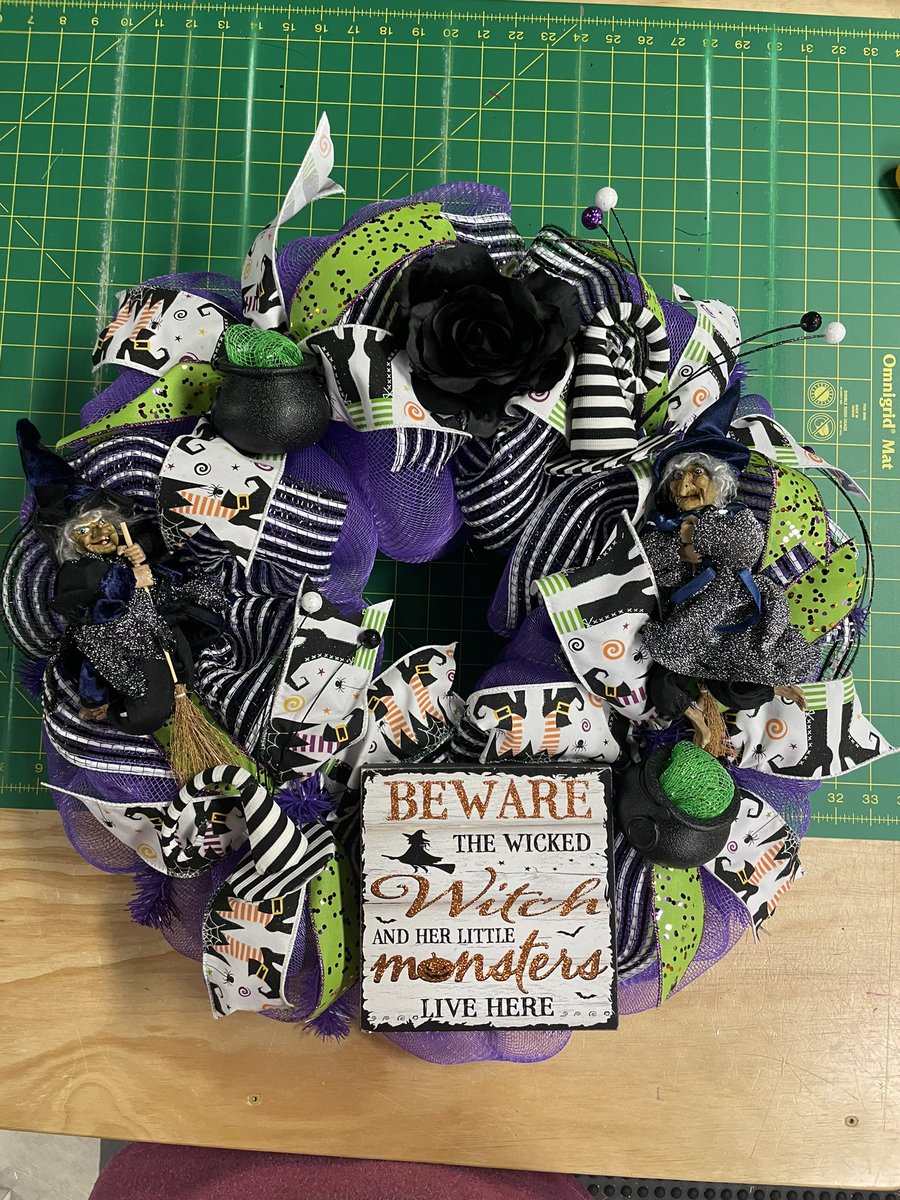 Kim36Wallace (@kimwall78695849) on Twitter photo I have these two Halloween wreaths for sale⦠Text me 704-361-7116 I have these two Halloween wreaths for sale⦠Text me 704-361-7116