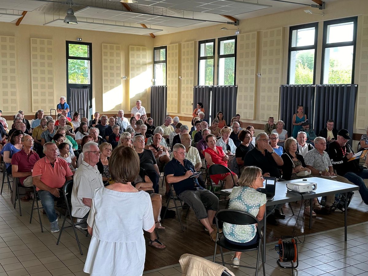 Laecum35's tweet photo. #LAECUM et #OSEN sont sur le pont pour assurer les derniers préparatifs du Village des Assos de #SaintMalo ! Conférence de presse, réunion d’information avec les associations… Nous avons hâte de vous retrouver le samedi 7 septembre 2024, de 9h30 à 17h30, au stade de Marville. https://t.co/5YI10jYHdq
