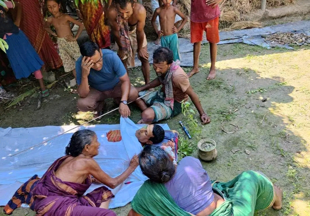 নওগাঁয় গরুর শেডে খাবার দিতে গিয়ে সাপের কামড়ে মৃত্যু