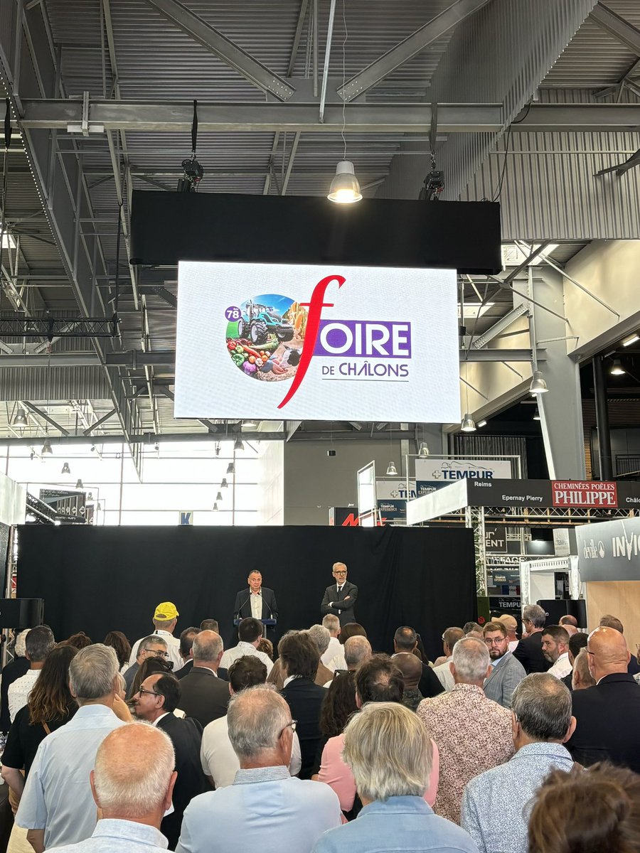 J-1 avant l’ouverture de la <a href="/foiredechalons/">Foire de Châlons</a> 🔥
Nos équipe <a href="/OrangeGrandEst/">Orange Grand Est</a> dans les starting-blocks pour vous accueillir:
🔸 Stand commercial Hall 2 : #Fibre démo Maison Protégée, Orange Cybersecure…
🔸Notre délégation régionale stand 4 sur le carrefour des élus 
#OrangeEstLà