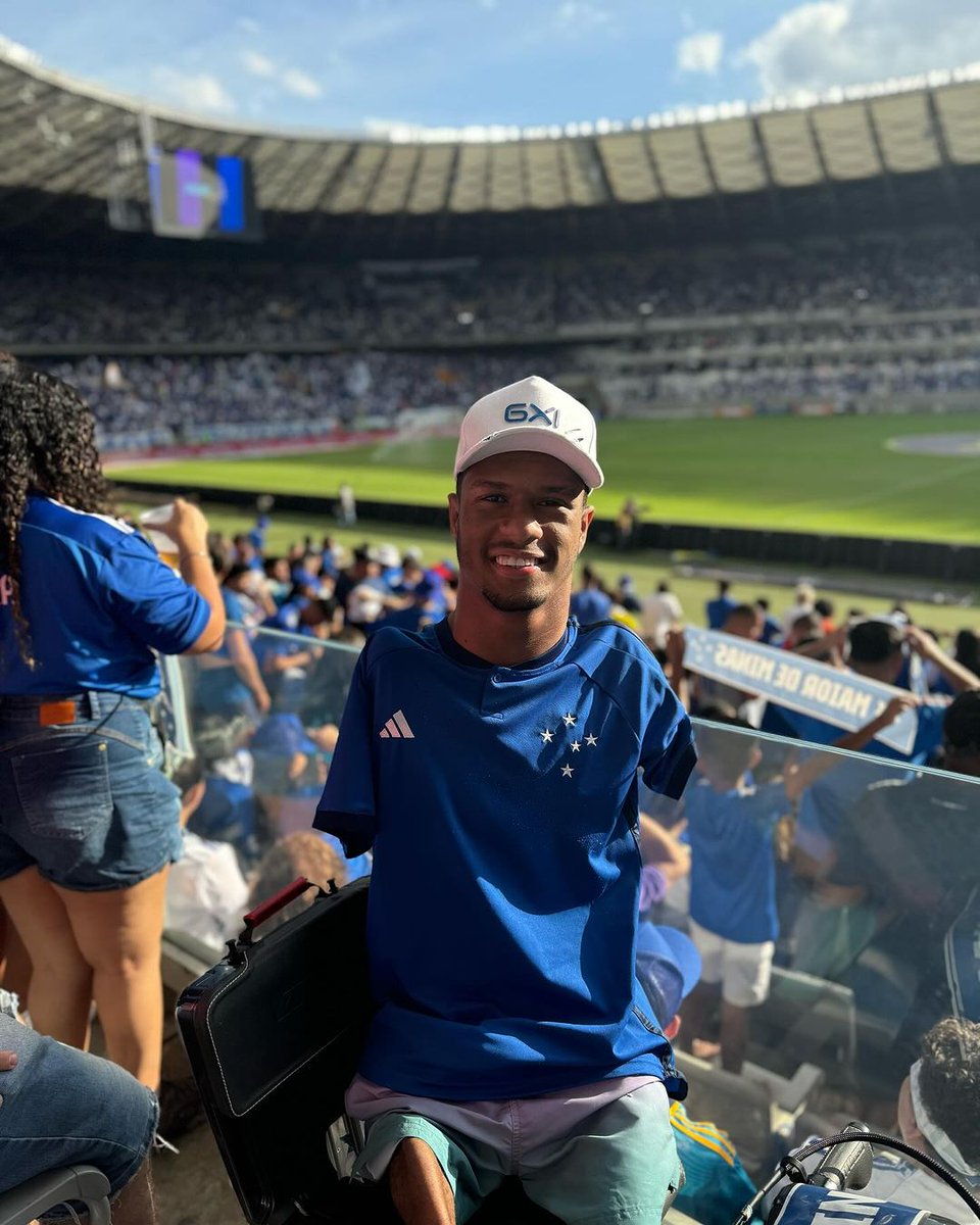 O cruzeirense Gabriel Araújo garantiu a primeira medalha de ouro para o Brasil nas Paralimpíadas de Paris! 🥇🇧🇷 

Gabrielzinho venceu a final de 100 metros costas na natação. Parabéns, campeão! 👏