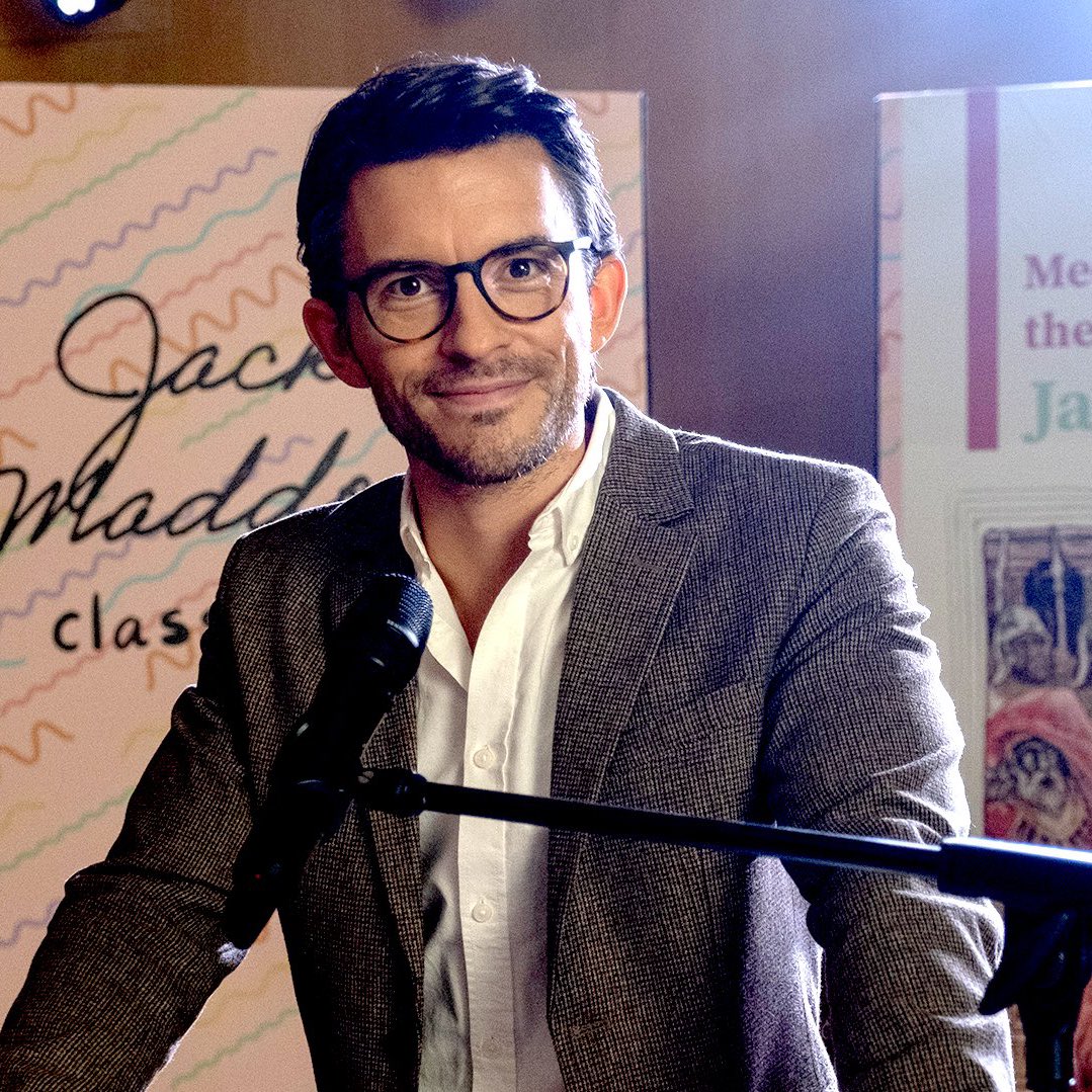 cupidjonny's tweet image. jonathan bailey is collecting hot nerd roles like they’re infinity stones