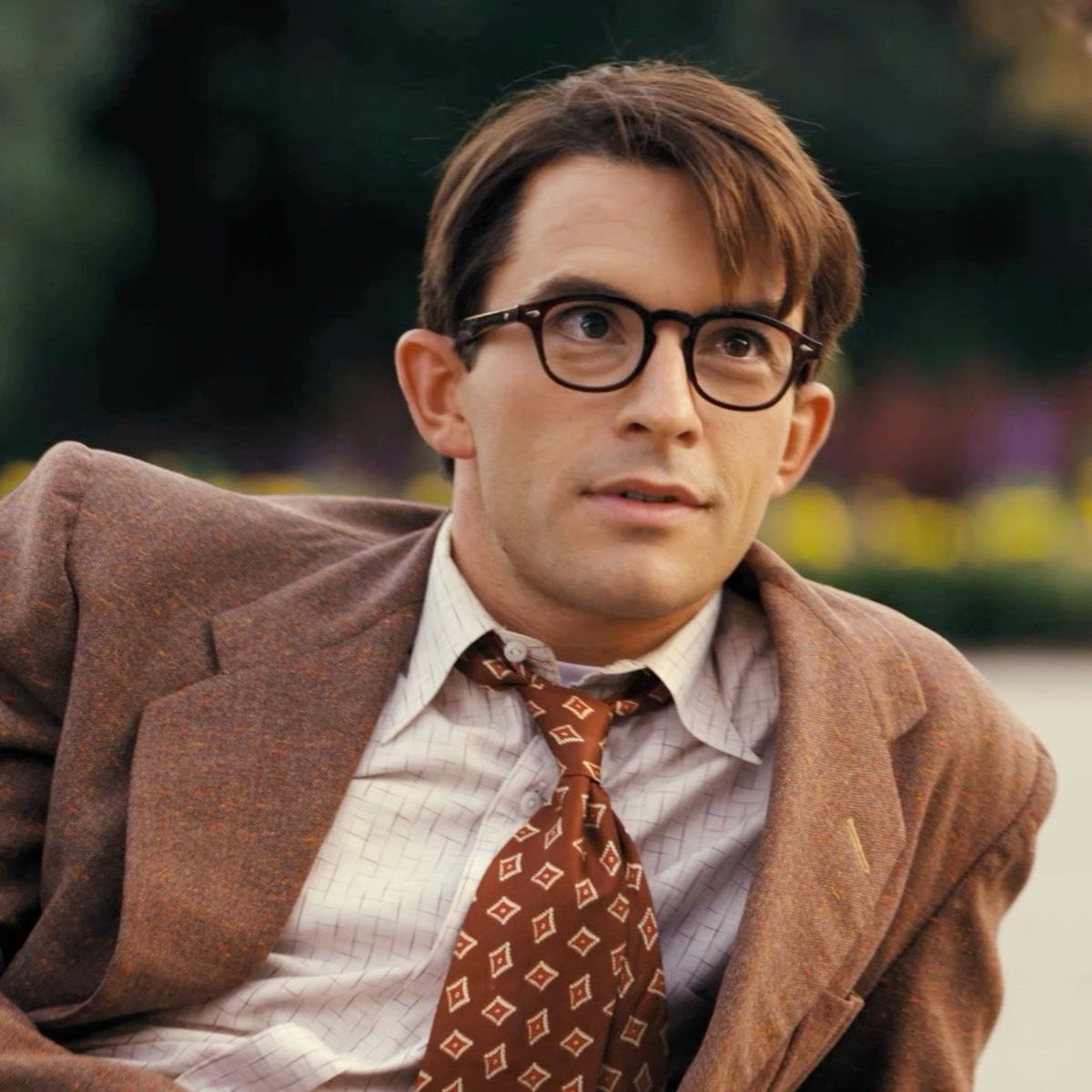 cupidjonny's tweet image. jonathan bailey is collecting hot nerd roles like they’re infinity stones