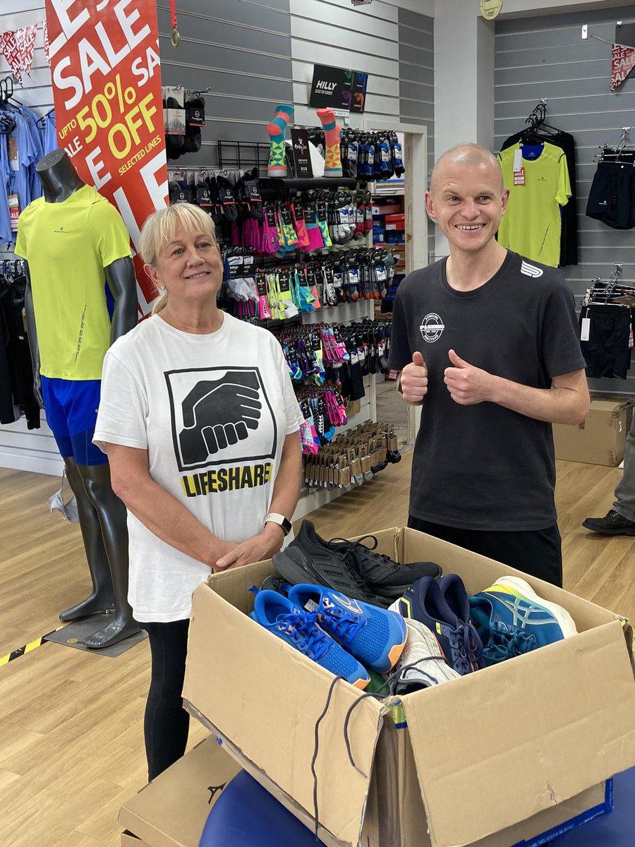 Our friends <a href="/upandrunninguk/">Up & Running UK</a> (Deansgate) had another amazing donation of footwear for our Breakfast project today, Deb and Neil pictured with the trainers 💥
#Manchesterhomeless 
#Manchester