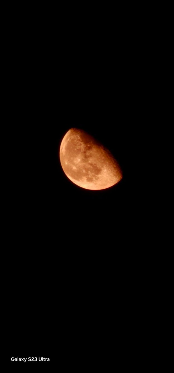 RocksrkK's tweet photo. Moon https://t.co/IjzYs9oAEu