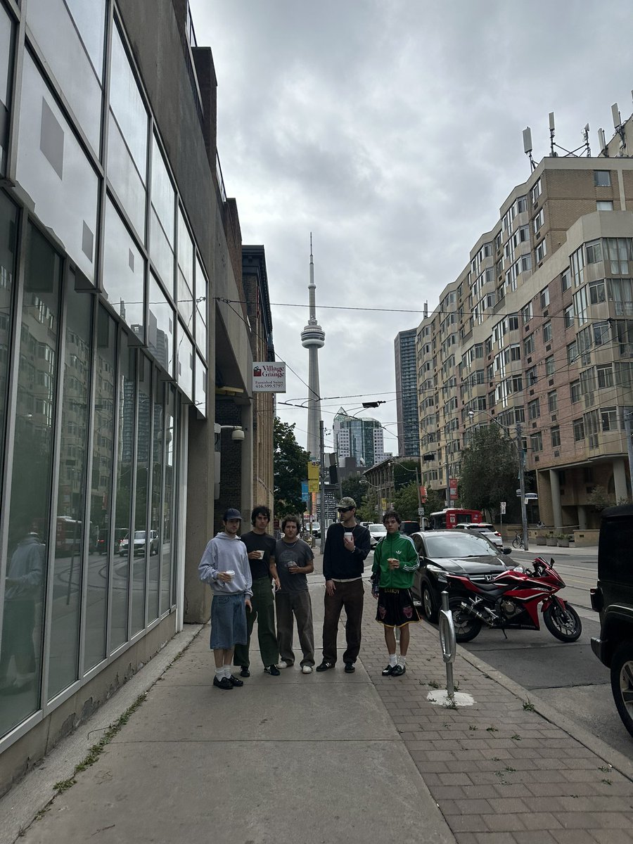 wallowsmusic's tweet photo. Very happy to be back in Toronto. BUDWEISER STAGE TOMORROW NIGHT. Limited tickets left: https://t.co/Y9QbYWjbYw
Braeden’s here too don’t worry. https://t.co/aBOsB7Lmik