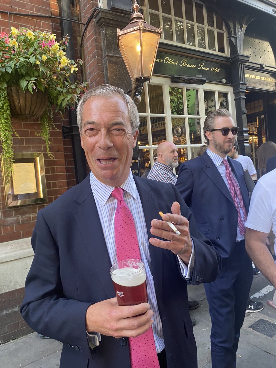 Politics UK (@politlcsuk) on Twitter photo 🚨 NEW: Nigel Farage smokes a cigarette outside a Westminster pub 'in protest' of Keir Starmer's proposed ban on smoking in pub gardens
📸 <a href="/christopherhope/">Christopher Hope📝</a> 🚨 NEW: Nigel Farage smokes a cigarette outside a Westminster pub 'in protest' of Keir Starmer's proposed ban on smoking in pub gardens
📸 <a href="/christopherhope/">Christopher Hope📝</a>