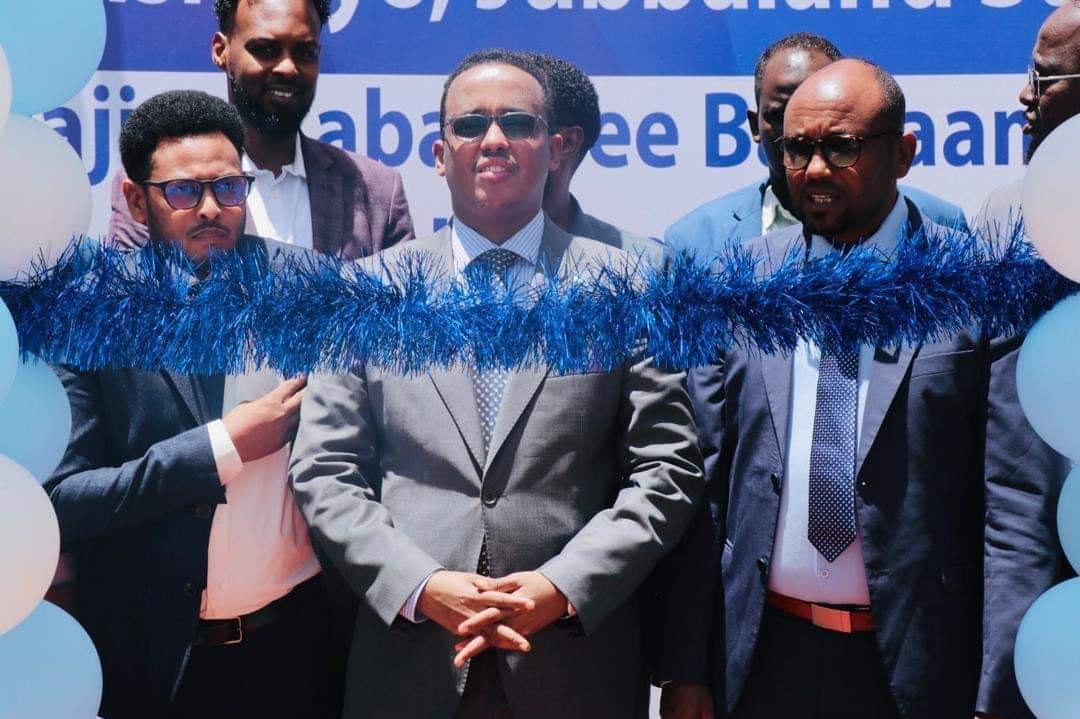 HonDrMohelmi's tweet photo. I am honored to officially launch Phase Two of the Child Sensitive Social Programme (CSSP) in Jubbaland. This, represents a pivotal advancement in our ongoing efforts to enhance the welfare of our vulnerable pregnant/lactating mothers and child protection. https://t.co/mi5CqJmqZt