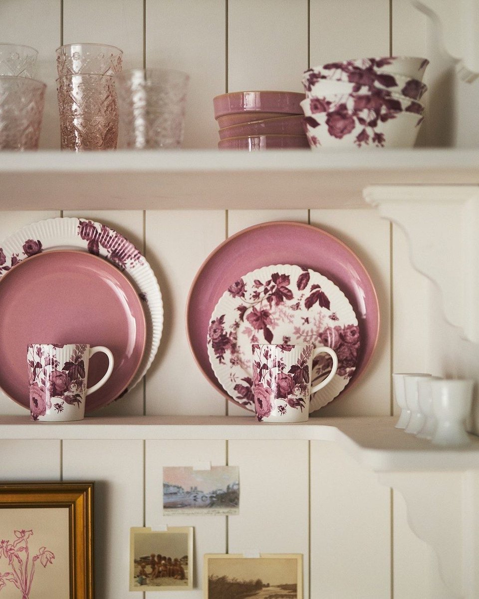 Colour, coded 💕 Looking for a new way to brighten up your home? Think all-over pink. Try your hand at a dopamine drench at the link > anthropologieeu.visitlink.me/_EDbIQ
