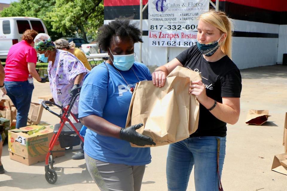 Emmaoutea5t's tweet photo. Me giving back a few years ago https://t.co/HKwYNv4xyh