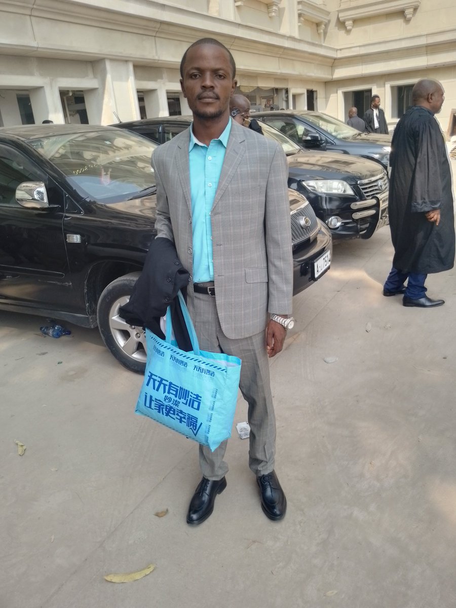 Le territoire de luebo , la province du Kasaï et la RDC sont le patrimoine commun que je suis obligé de défendre et de construire. D'ici un mois je dois annoncer mes couleurs politique après près de 5 ans depuis mon départ du PPRD . Il est temps d'exprimer mes ambition politique.