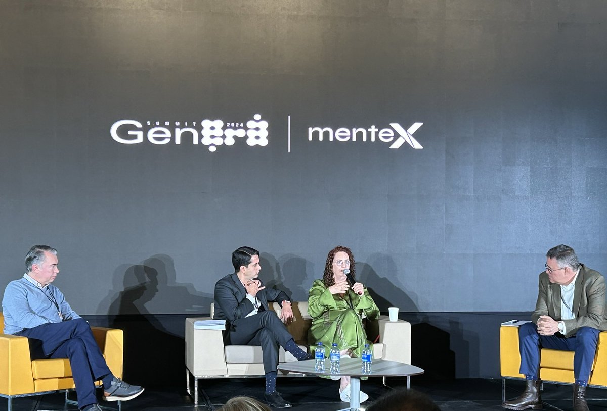 AteneaBogota's tweet photo. Inicia el panel "Experiencias de Innovación Abierta Empresariales" en el marco del #GeneraSummit moderado por @vicsaavedraM, director de la Agencia @AteneaBogota, donde compartirá su experiencia y conocimientos junto a invitados nacionales. 

¡Únete a nosotros y sé parte de la vanguardia en innovación en el #GoFest! ¡No te lo pierdas!