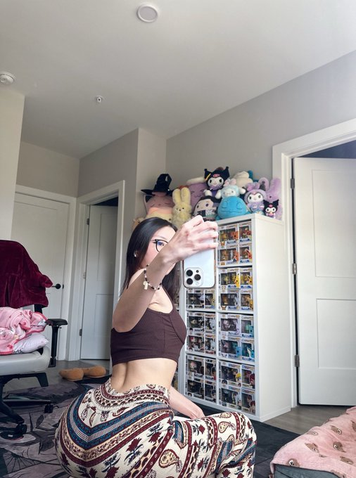 Watch jinny's leaked NSFW photo on TwXstars