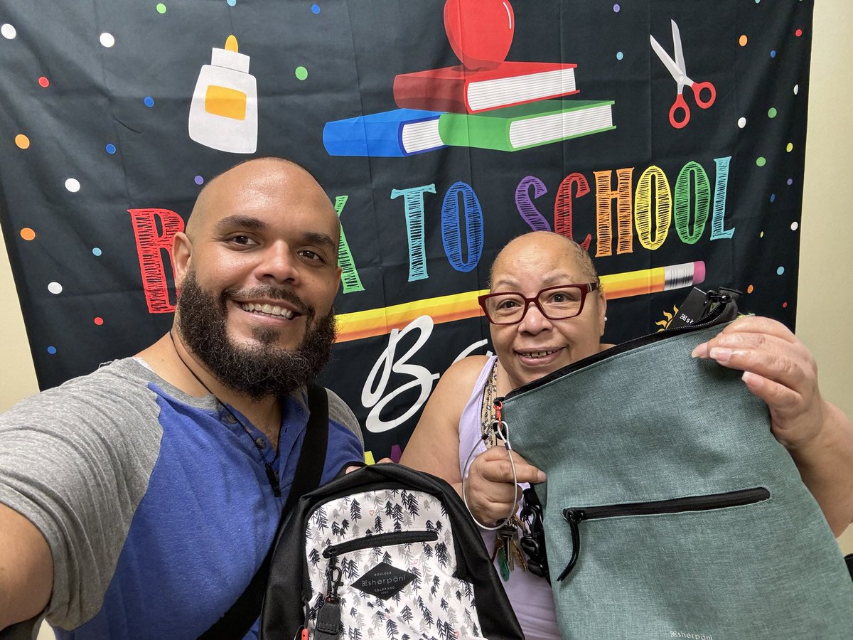 JBlascoNYC's tweet image. Thank you @UA3now1 &amp;amp; @ShopExit9 for partnering with @RepDanGoldman’s office to deliver back to school supplies to our @NYCHA developments. 📚📓