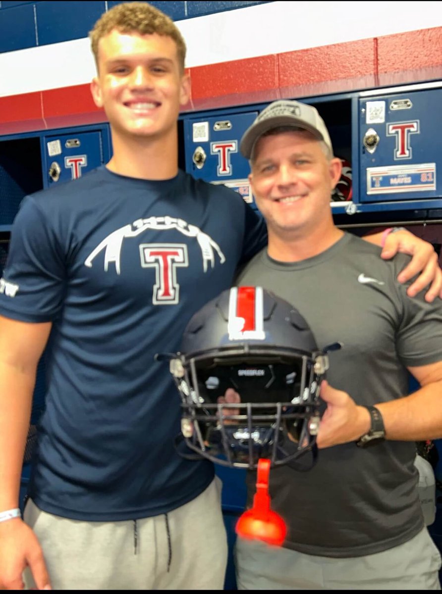 Jimmie2628Mayes's tweet photo. Good luck this year @William_Mayes_ ! I hope you have a great season! #decalswithdads https://t.co/MMuuaumLVm