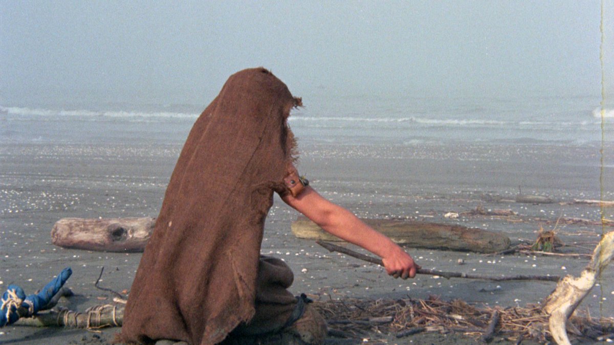 FilmLinc's tweet image. An #NYFF61 Revivals selection and one of the most mysterious and magisterial films of the 🇮🇷 Iranian New Wave, Bahram Beyzaie’s visionary 1974 drama THE STRANGER AND THE FOG opens at FLC tomorrow!

View showtimes and get 🎟️ at filmlinc.org/fog