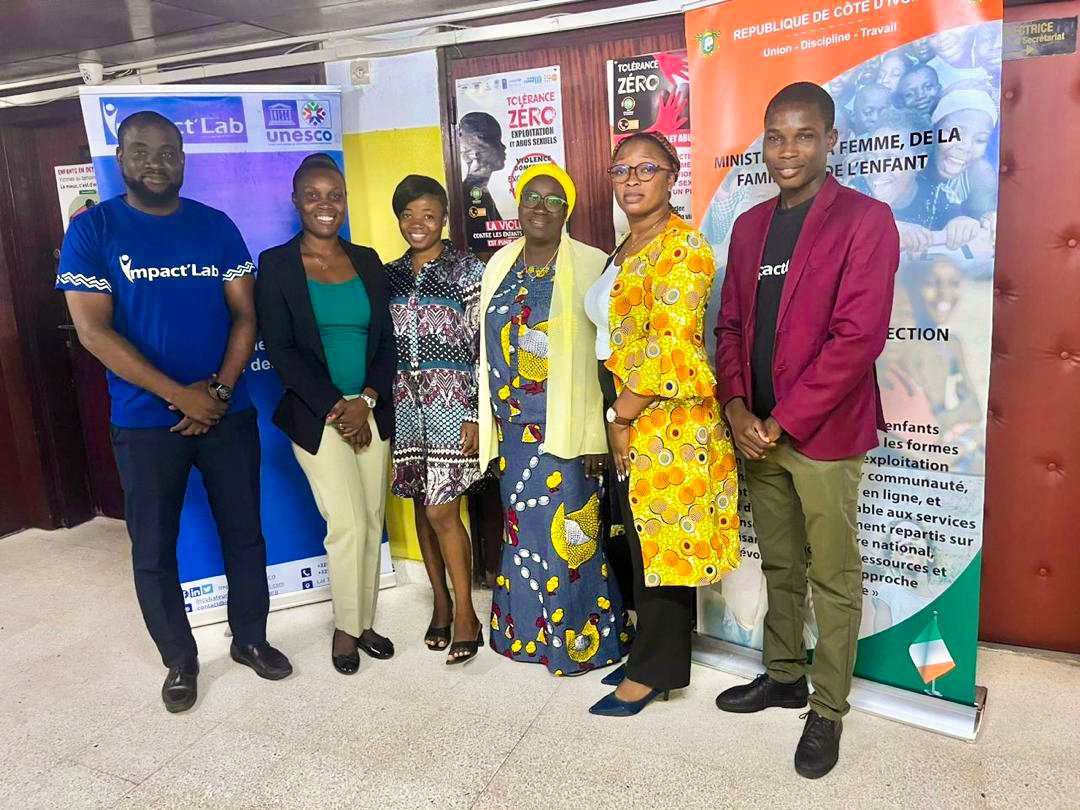 impactlab_cilis's tweet photo. Consultation avec le Ministère de la Femme, de la Famille et de l'Enfant

Dans le cadre du projet Jeunes Chercheurs pour la Paix de l'UNESCO, Impact'Lab a discuté avec la Direction de la petite enfance. 

 Participez en https://t.co/hel0v2yeyH https://t.co/sEPfZB40L5