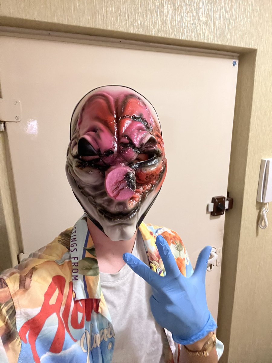pyo_tras's tweet photo. ready for moricon this weekend, cheers!

@PAYDAYGame https://t.co/Zoerog5YfW