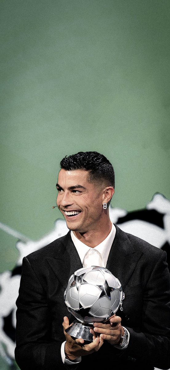 IBZBLUE's tweet photo. ⁴ᵏ Cristiano Ronaldo ᴳᴼᴬᵀ 🐐🖤✨ https://t.co/fpl3WXZNYt