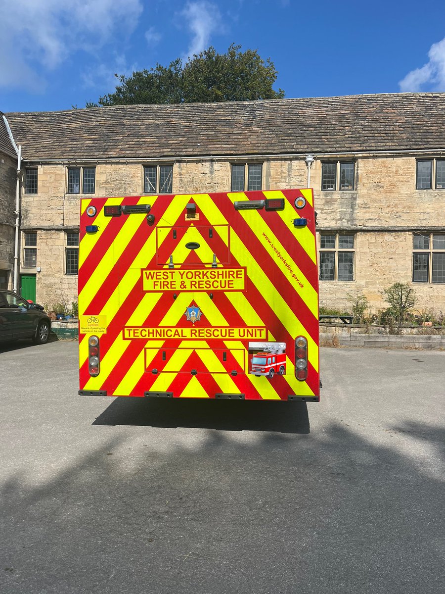 htfcrach's tweet image. Not a bad spot for Animal rescue training. Always grateful for the opportunities to watch and help out at different training sessions, even did abit of role playing 😅😅 #alwayslearning #Techrescue