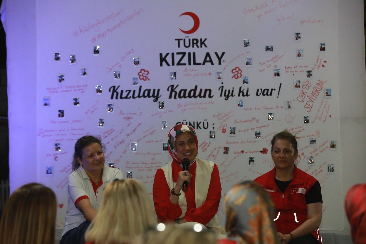 2030 Stratejik Hedeflerimiz kapsamında Kızılay Kadın Tematik Çalışma Kampı Düzenlenmiş olup Türk Kızılay Genel Başkanımız  Prof. Dr. Fatma Meriç Yılmaz’ın ,Sn.Yönetim Kurulu Üyelerimizin katılımıyla 81 il Kadın Teşkilatı Başkanlarıyla Heybeliada’da bir araya geldiler.