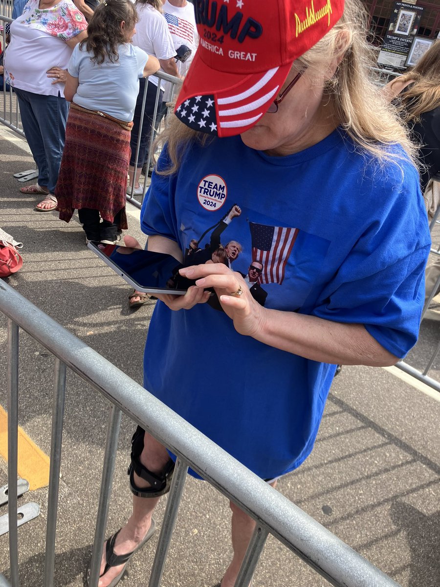 lesliehubertwi's tweet photo. .@TrumpForce47WI is registering new voters and recruitung #trumpforcecaptains left and right! 💪🎉The enthusiasm and sense of urgency to bring victory to Wisconsin and the nation is real! 

Only 2️⃣2️⃣ days until voting begins in Wisconsin! We need YOU to help us #SwamptheVote and save America!