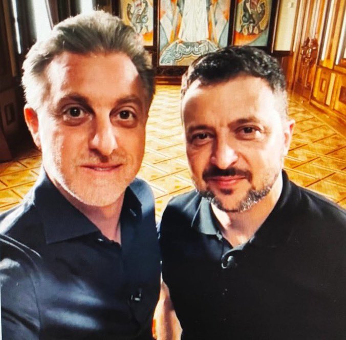 JoaoPitillo's tweet photo. Dois canalhas, traidores de seus povos e garotos de recado do imperialismo. Não perdoarei nunca os russos por ter perdido a oportunidade de enviar-lhes um Kinzhal de presente! https://t.co/Ejre660gi3
